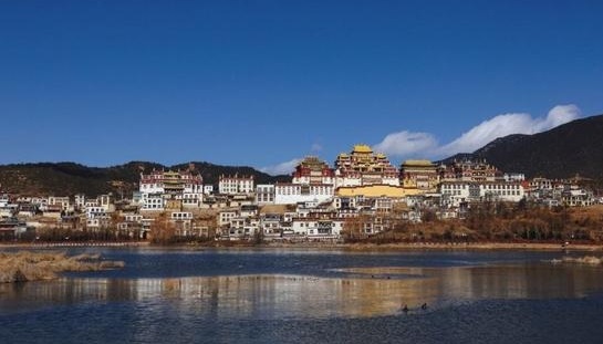 旅游团去丽江多少钱