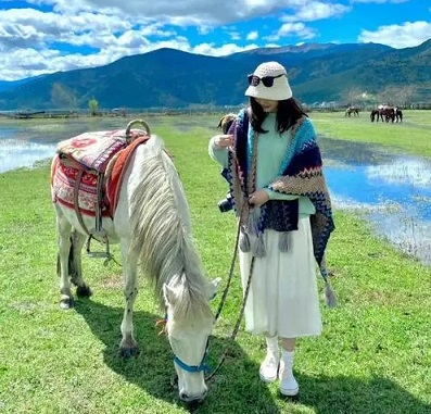玉龙雪山云杉坪海拔