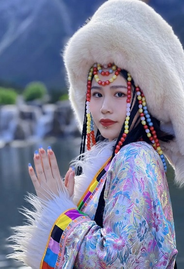 玉龙雪山海拔4680