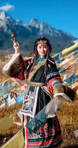 玉龙雪山羽绒服多少钱