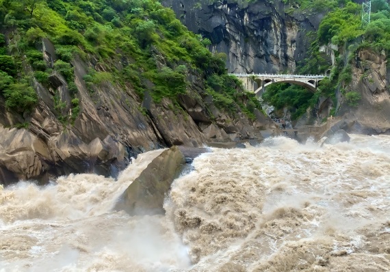 香格里拉虎跳峡